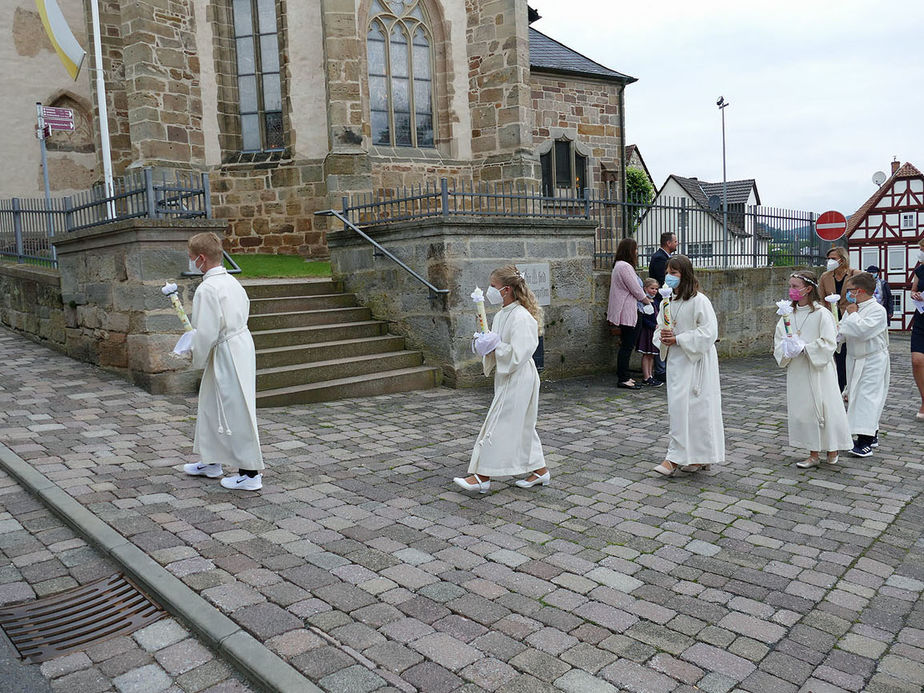 Feier der 1. Heiligen Kommunion in Sankt Crescentius (Foto: Karl-Franz Thiede)